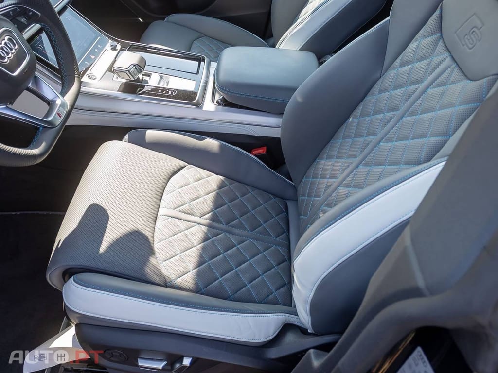 Audi Q8 60 TFSIe S line Matrix
