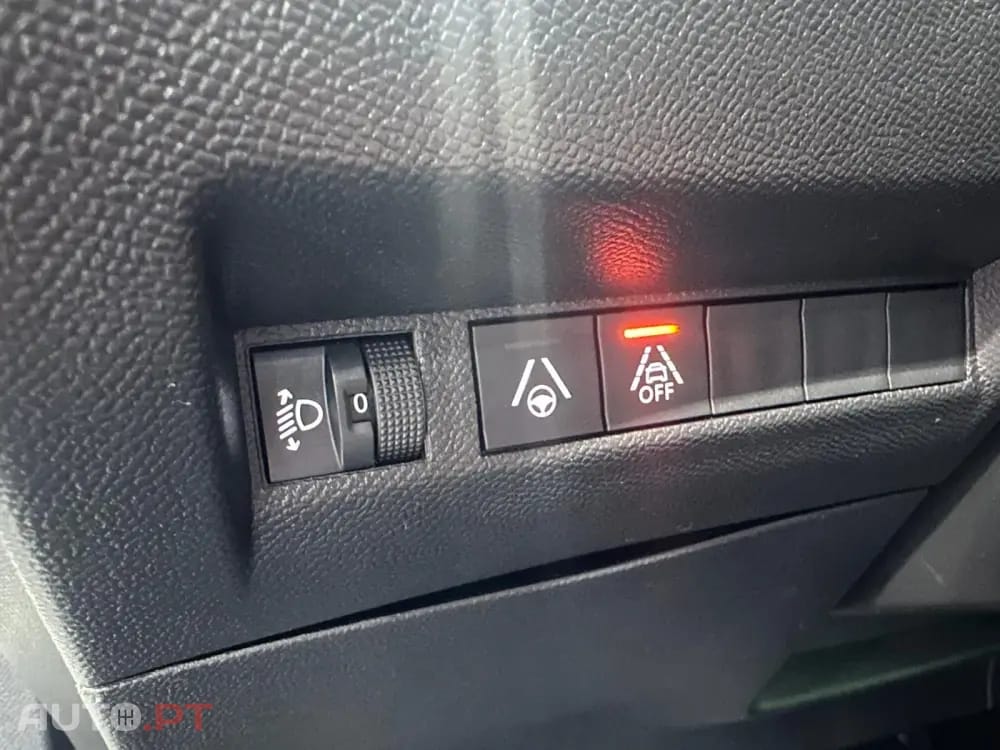Peugeot E-2008 50 kWh Active Pack