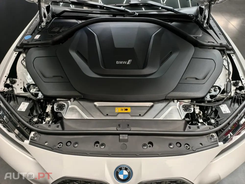 BMW i4 eDrive40 Pack Desportivo M Pro