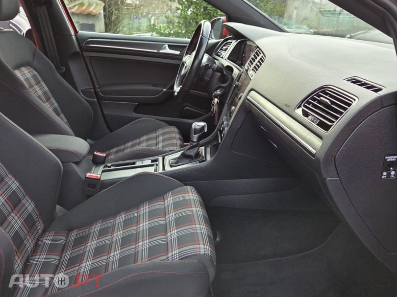 Volkswagen Golf 2.0 TSi GTi DSG Performance