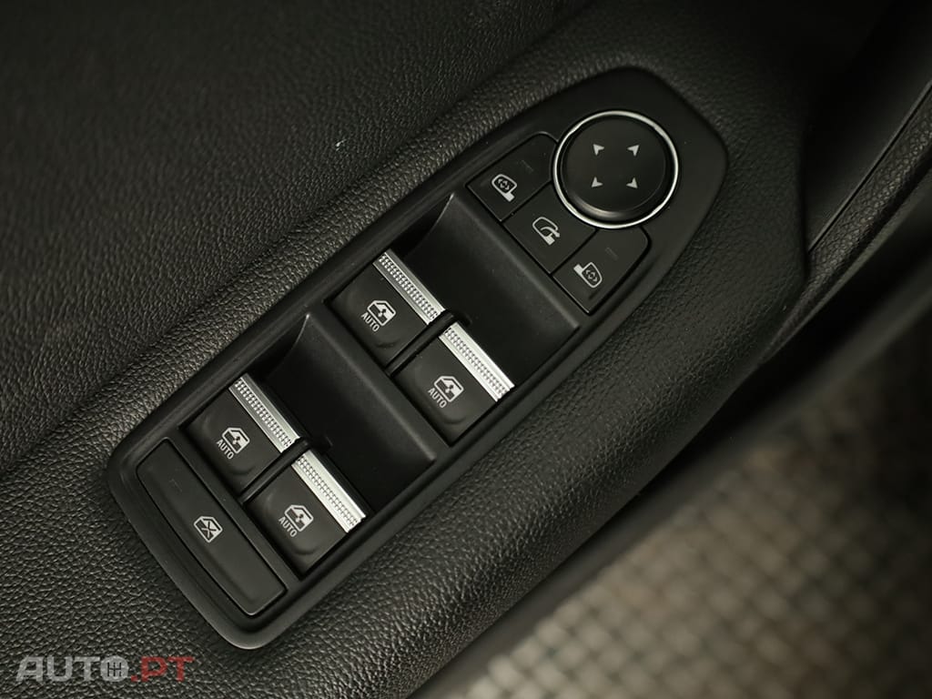 Renault Captur 1.0 TCe Techno Bi-Fuel