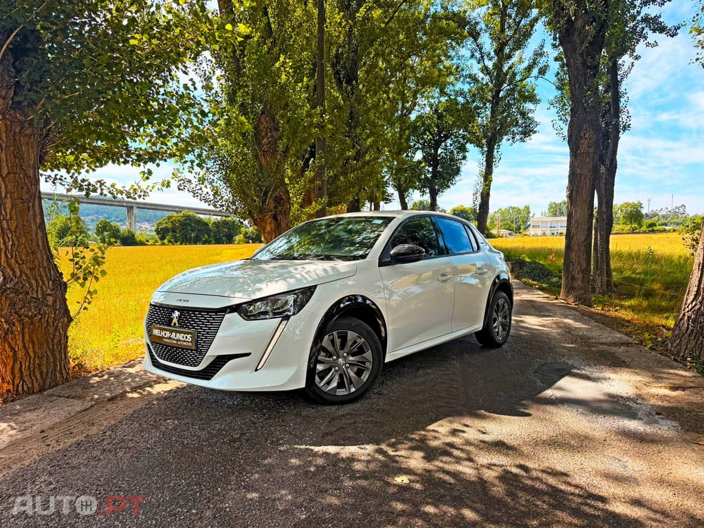 Peugeot E-208 50 kWh Style