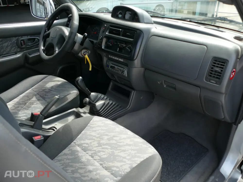Mitsubishi L200 2.5 TD Strakar CD