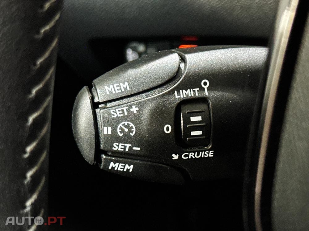 Peugeot E-208 50 kWh Allure Pack