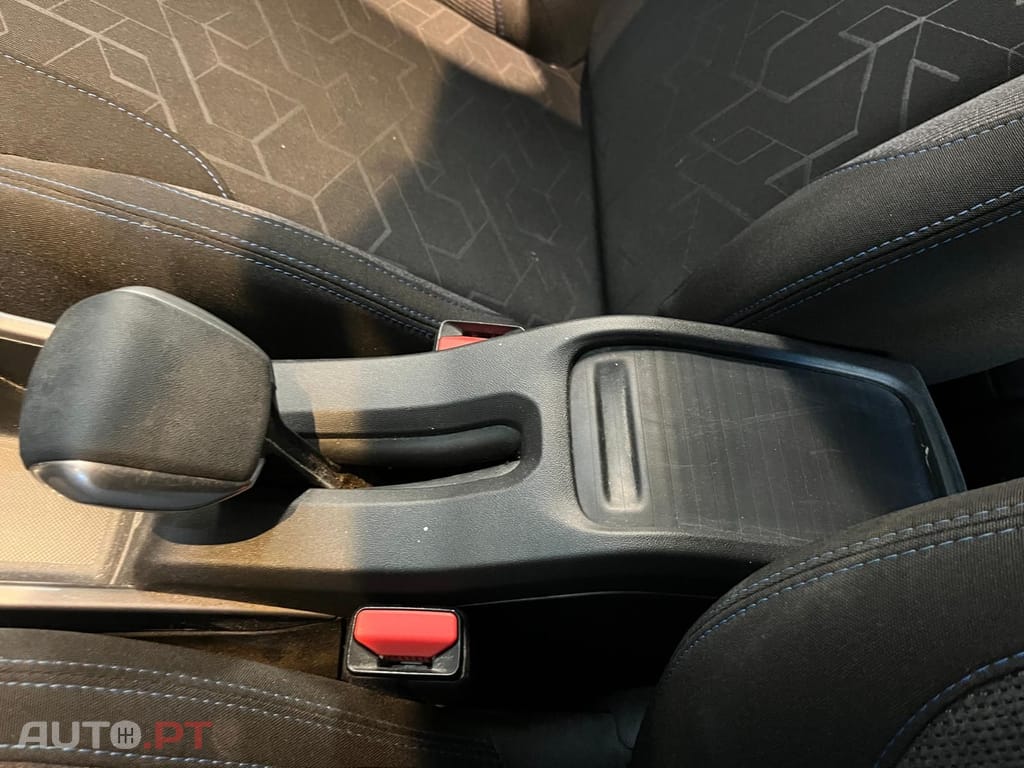 Peugeot 2008 1.2 e-VTi Style
