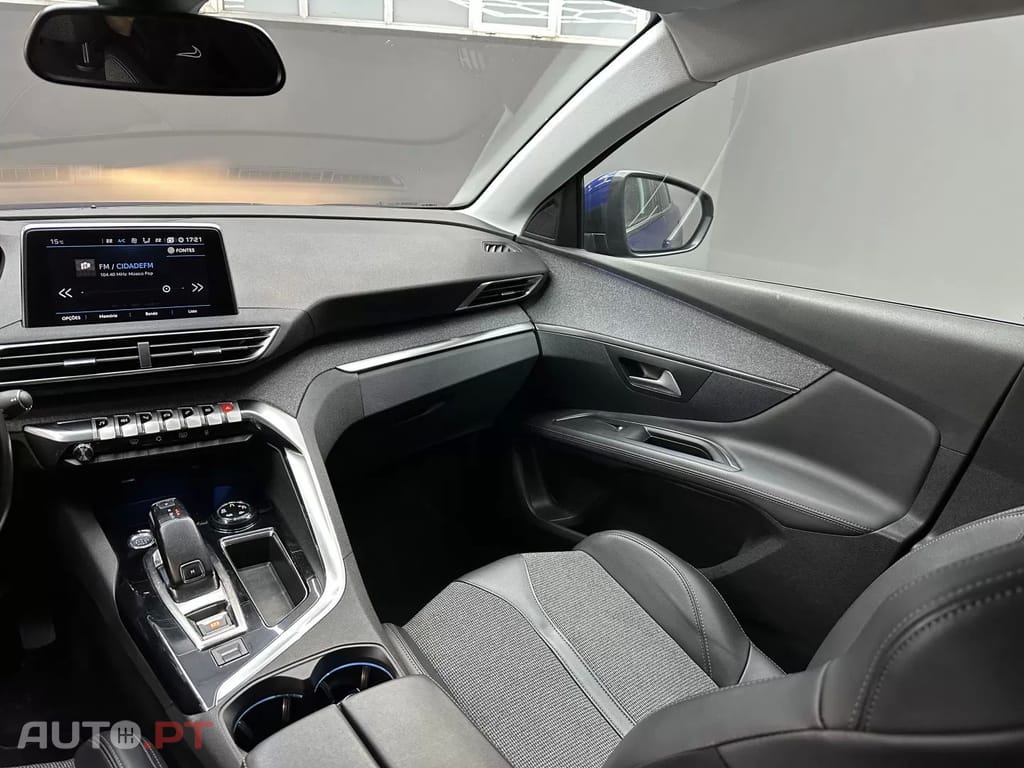 Peugeot 3008 1.5 BlueHDi Allure — fotografia 17