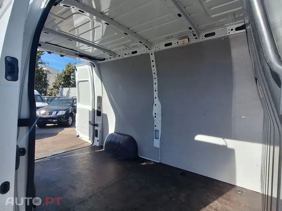 Renault Master Master 2.3 dci L2H2 hka 3.3t Caixa Automática 