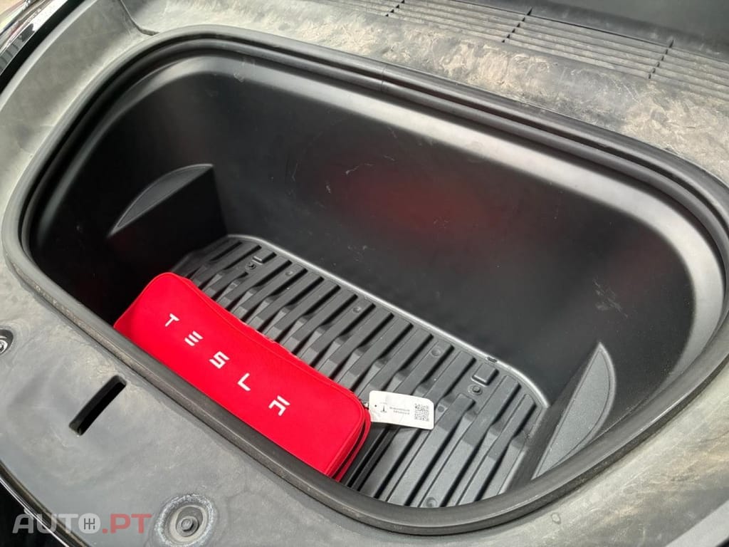 Tesla Model Y Standard RWD