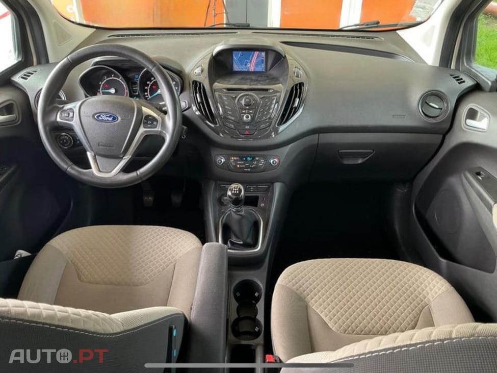 Ford Tourneo 1.0 EcoBoost Titanium