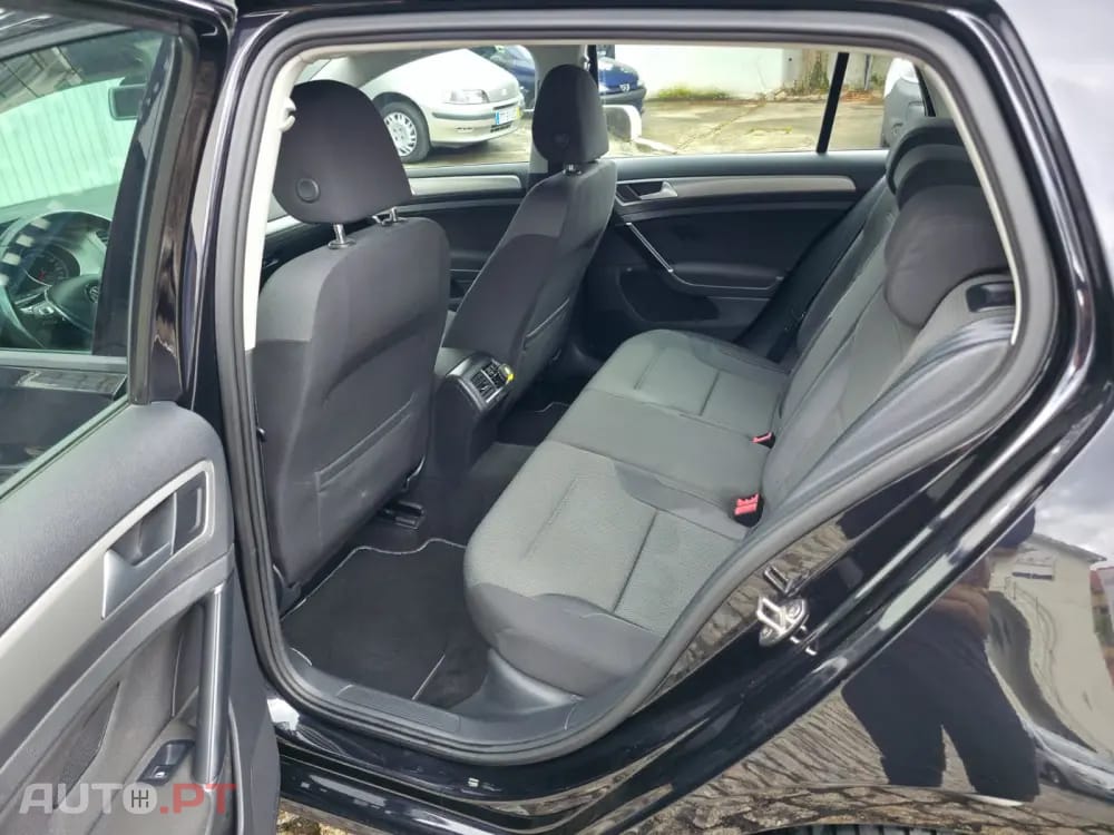 Volkswagen Golf 1.6 TDi BlueMotion Confortline