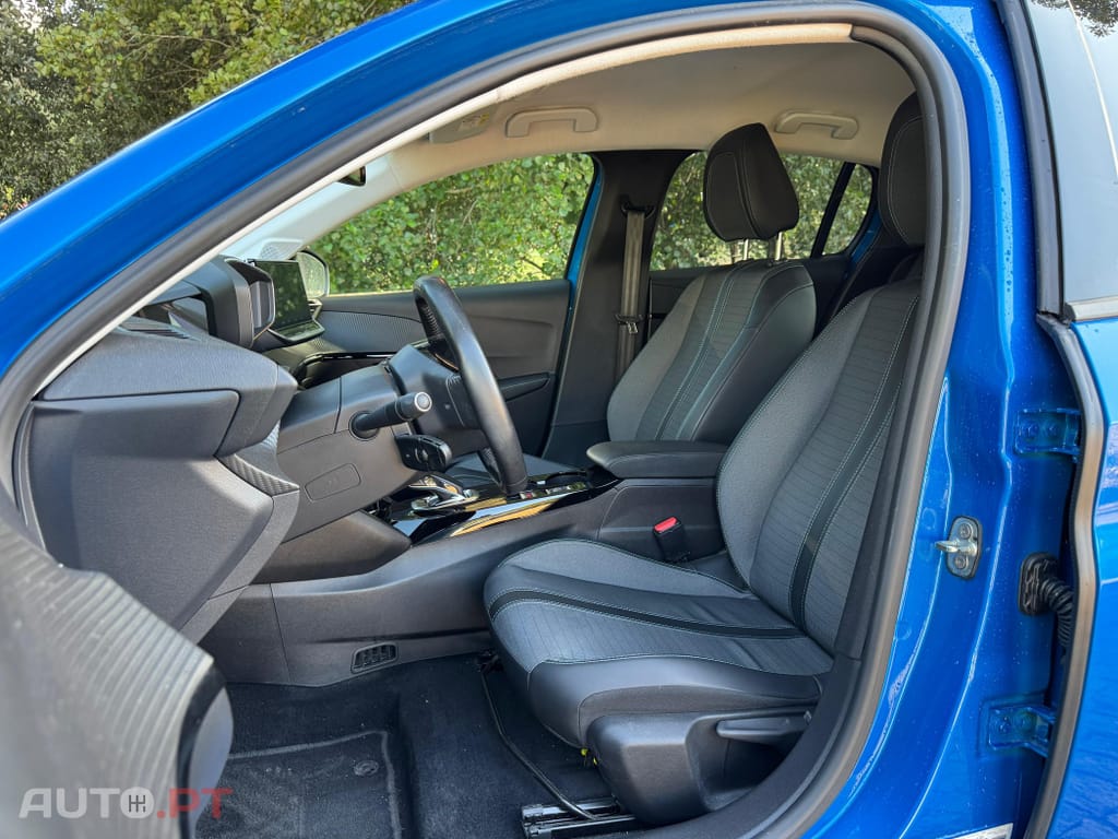 Peugeot E-208 50 kWh Allure
