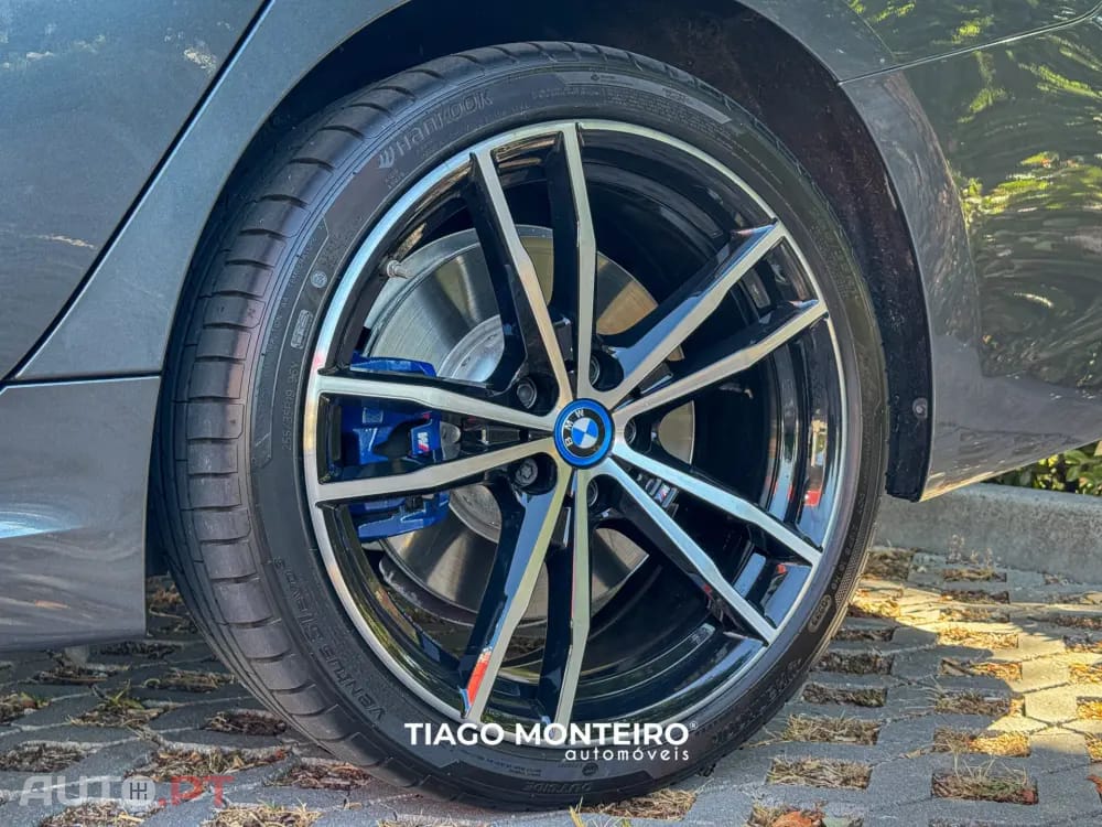 BMW 330 e Pack Desportivo M Auto