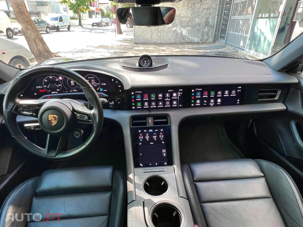 Porsche Taycan Standard