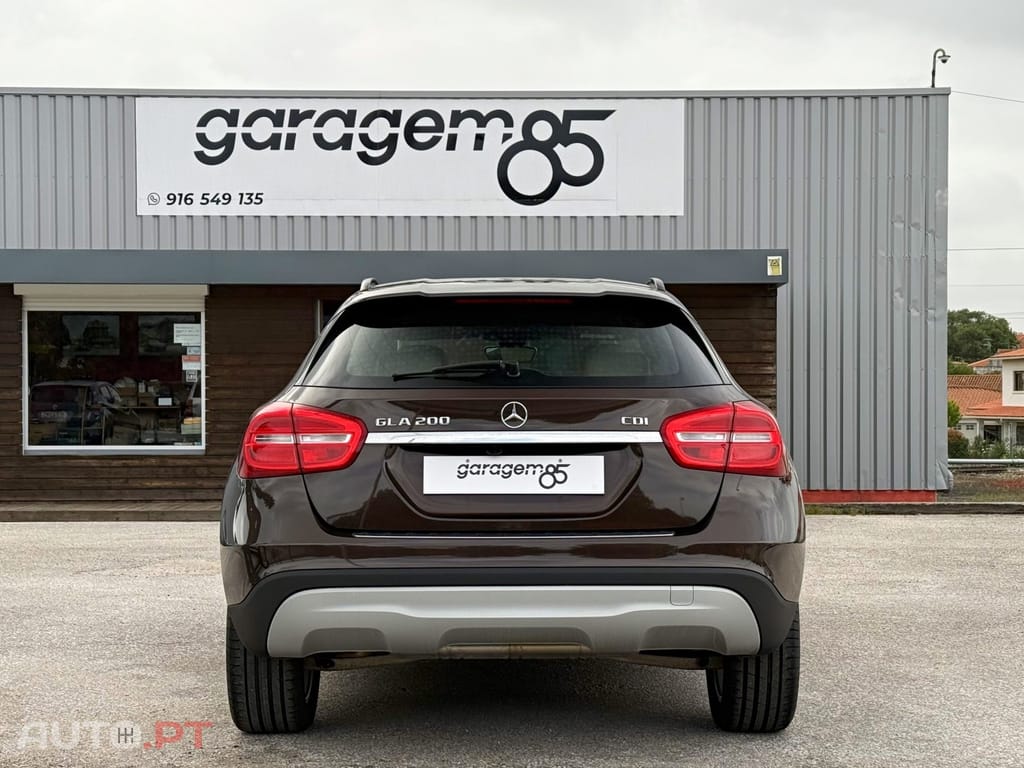 Mercedes-Benz GLA 200 d Style — fotografia 4