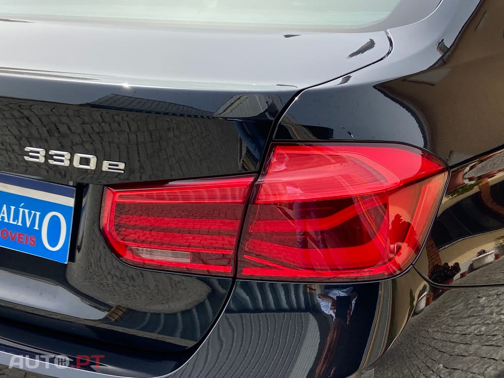 BMW 330 e iPerformace Line Sport Auto