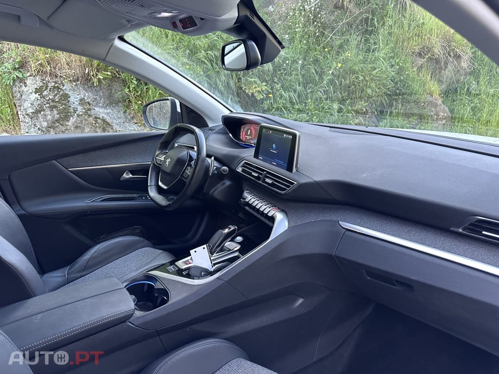 Peugeot 3008 1.2 PureTech Allure EAT8