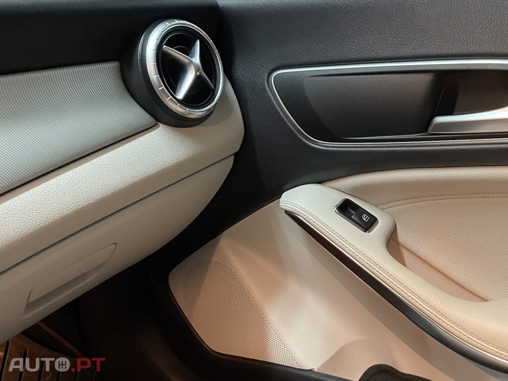 Mercedes-Benz CLA 220 Shooting Brake