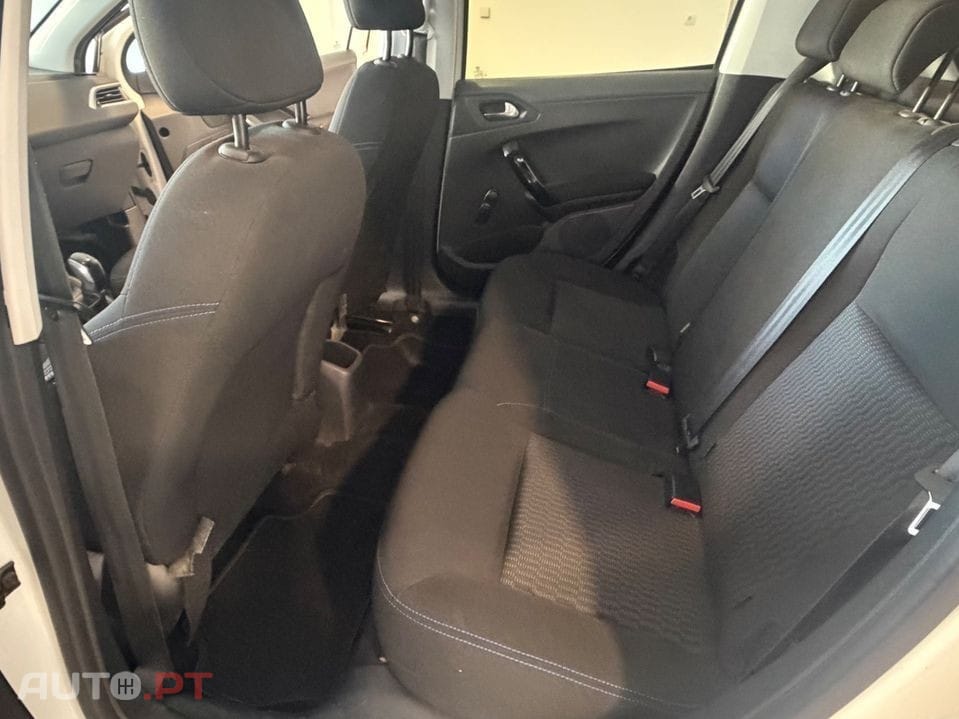 Peugeot 208 1.6 BlueHDi Style