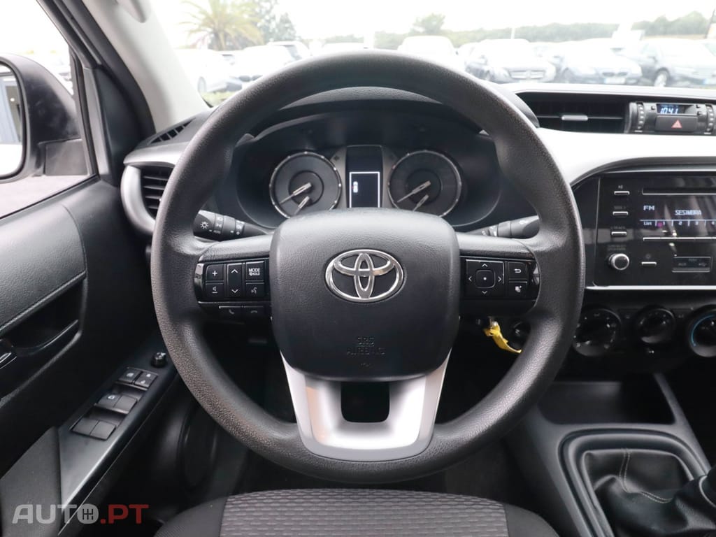 Toyota Hilux 2.4 D-4D 4WD CD CH