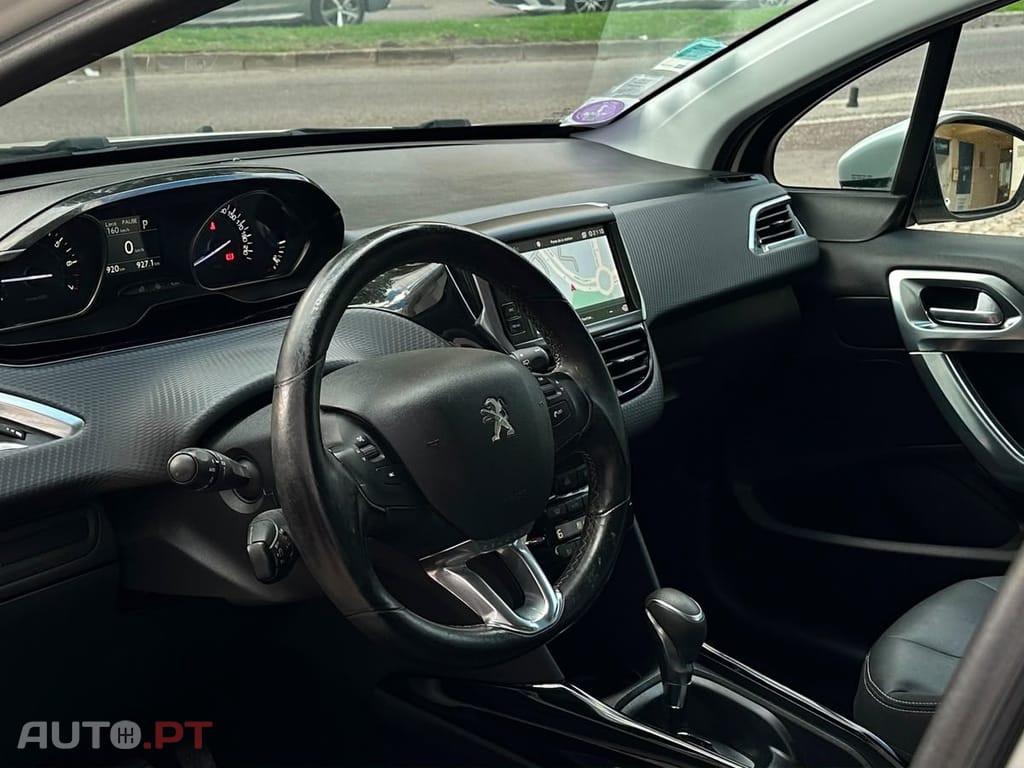 Peugeot 2008 1.2 PureTech Allure EAT6