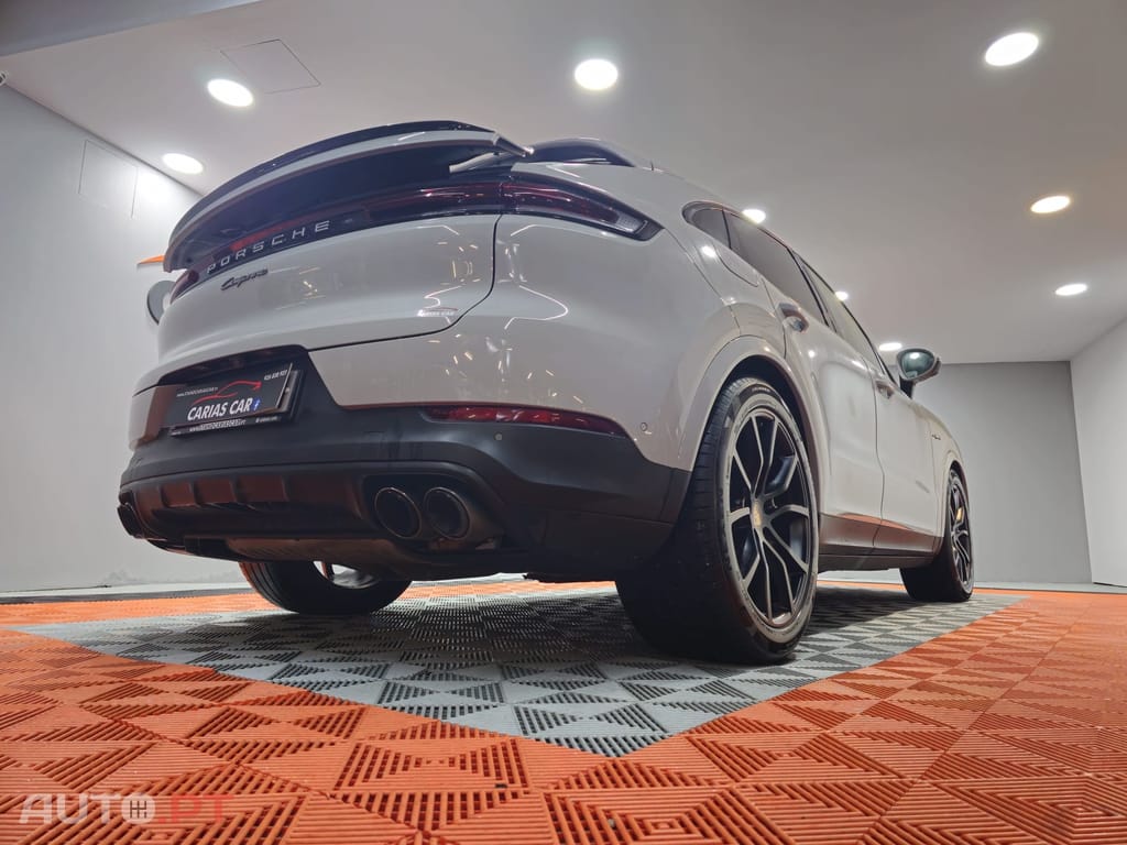 Porsche Cayenne E-Hybrid Black Edition