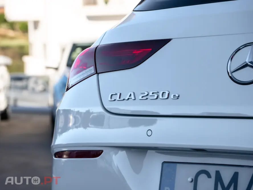 Mercedes-Benz CLA 250 e 8G-DCT AMG Line