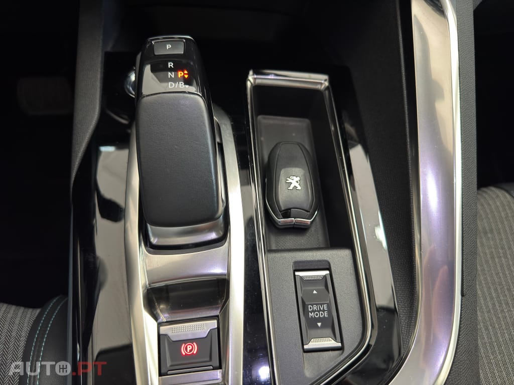Peugeot 3008 1.6 Hybrid Active Pack e-EAT8