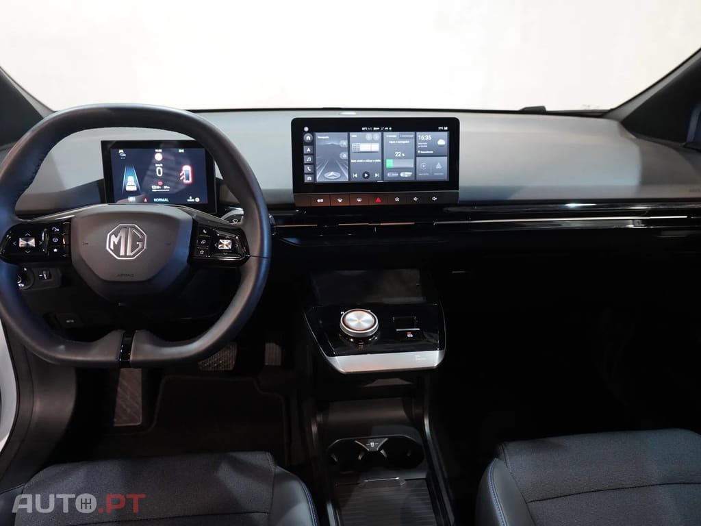 MG MG4 64 kWh Luxury