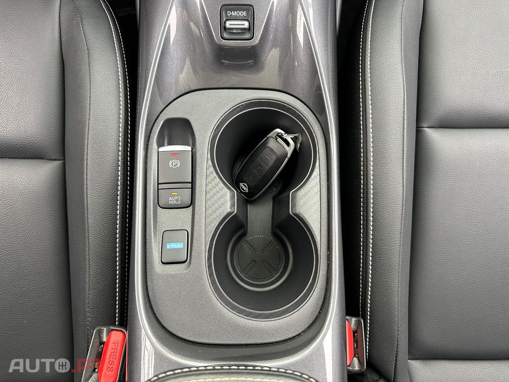 Nissan Juke 1.6 Hybrid Tekna TwoTone T