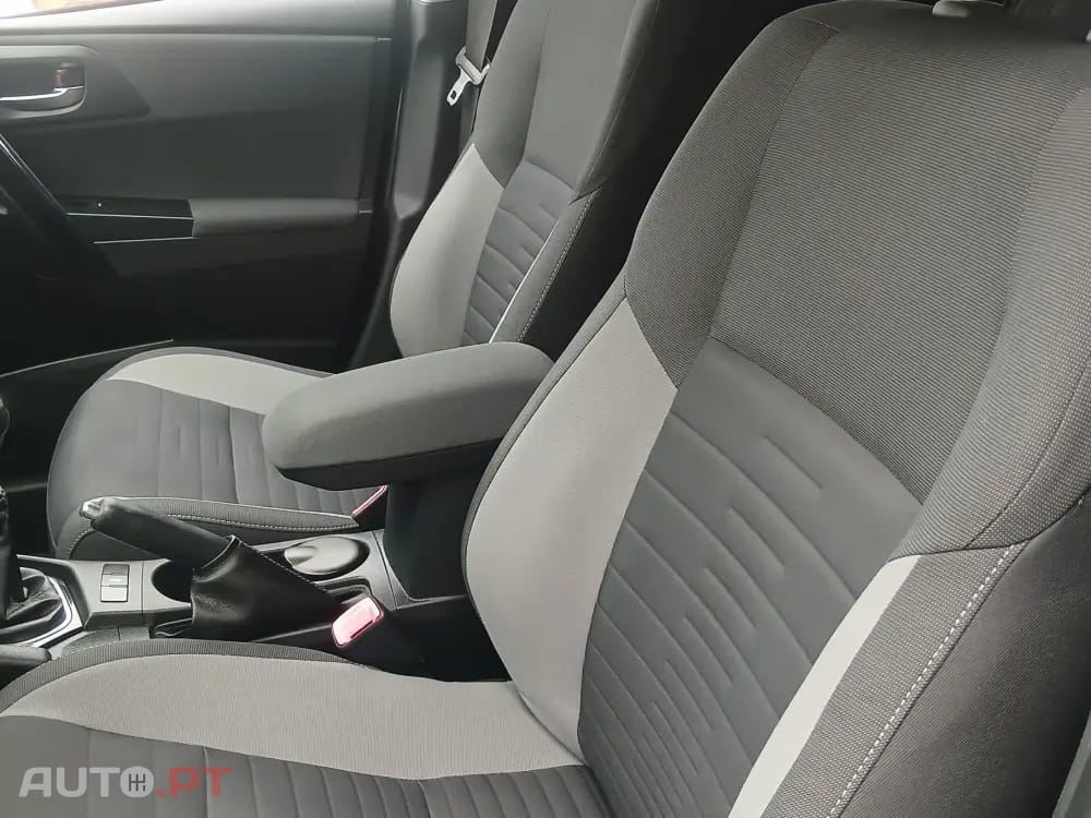 Toyota Auris Touring Sports 1.4 D-4D Exclusive+Navi
