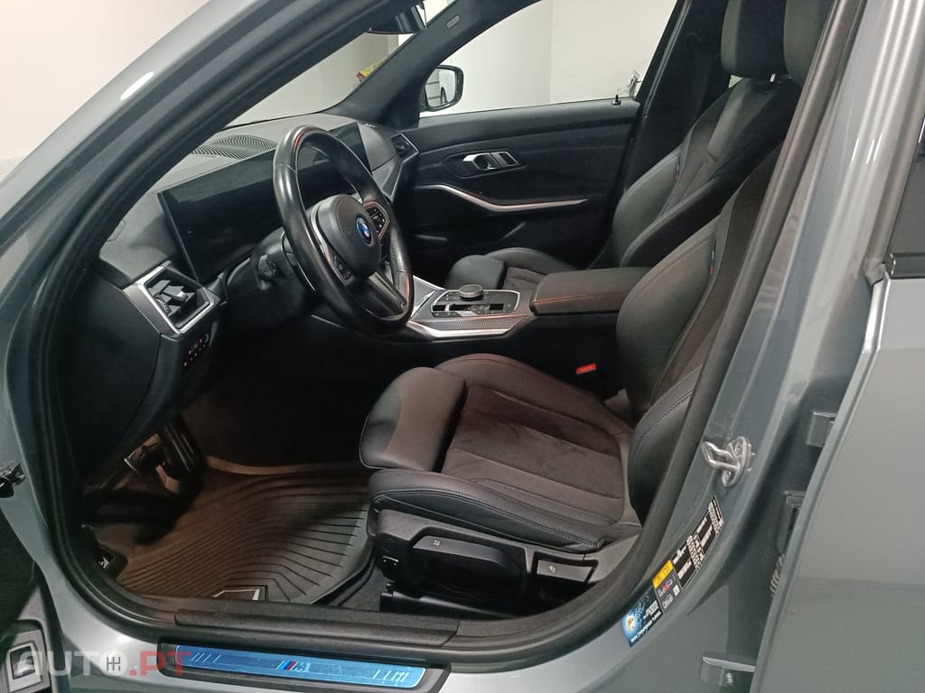 BMW 320 e Pack Desportivo M Auto