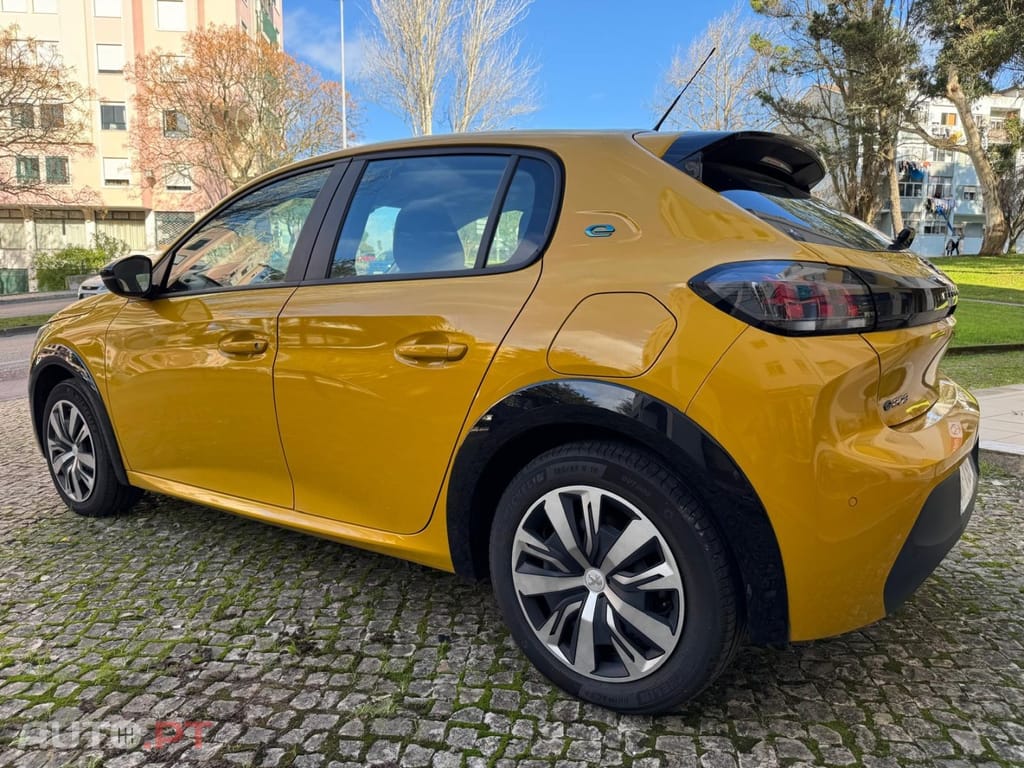 Peugeot E-208 50 kWh Active Pack