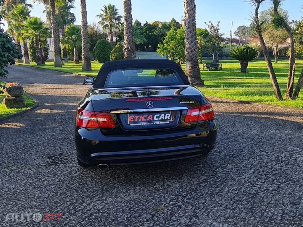 Mercedes-Benz E 220 Outro