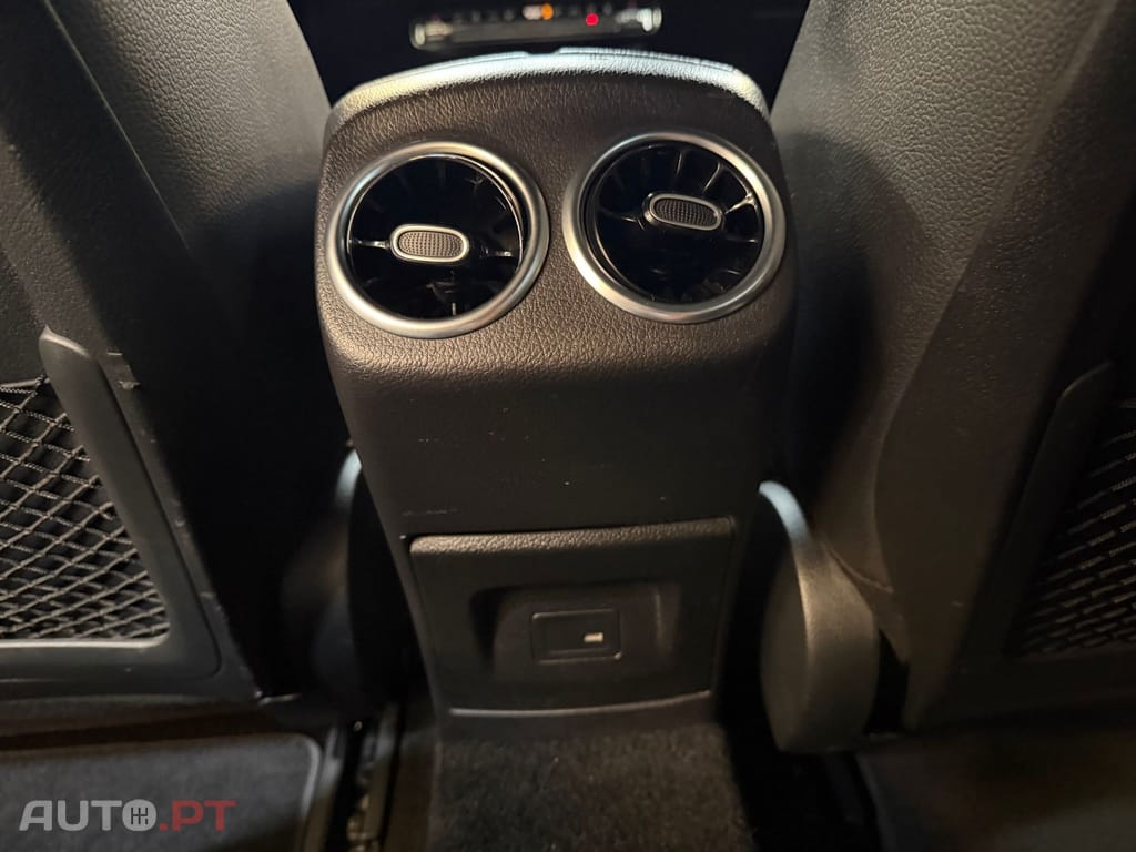 Mercedes-Benz A 250 AMG Premium I.V.A DEDUTIVEL