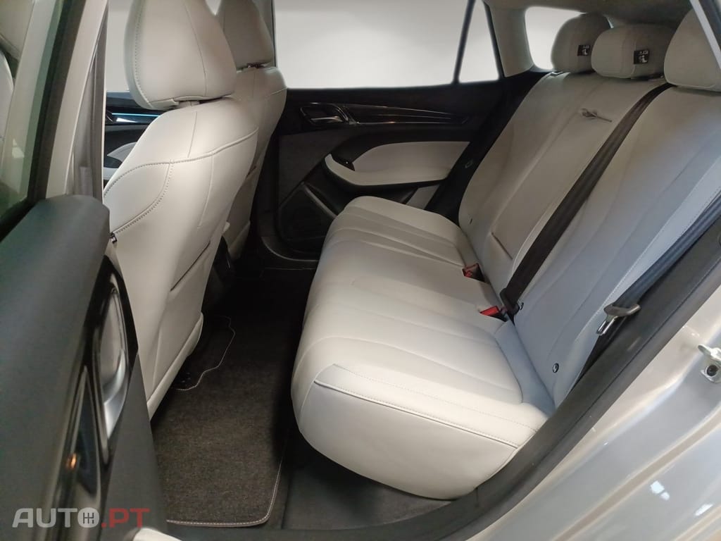 MG MG5 5 Standard Luxury