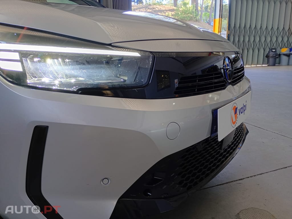 Opel Corsa Outro