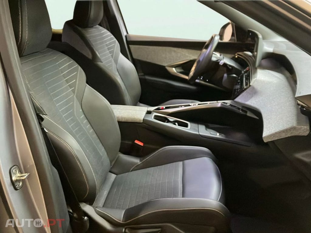 Peugeot 3008 1.2 Hybrid Allure e-DCS6