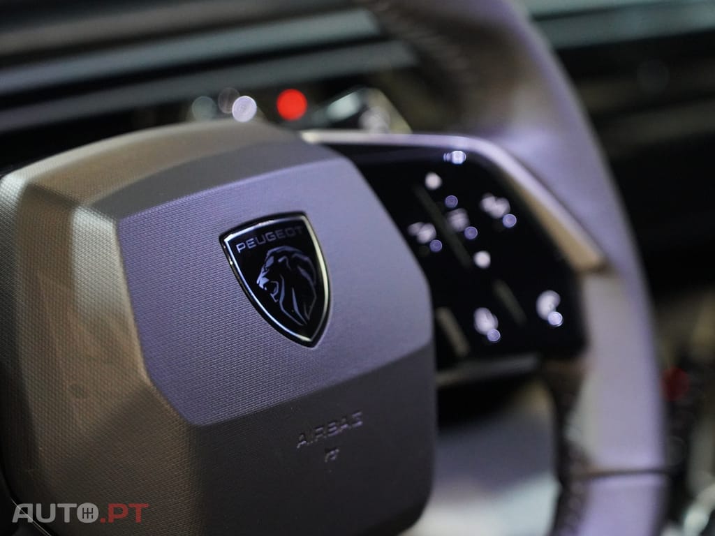 Peugeot 3008 1.2 Hybrid Allure e-DCS6