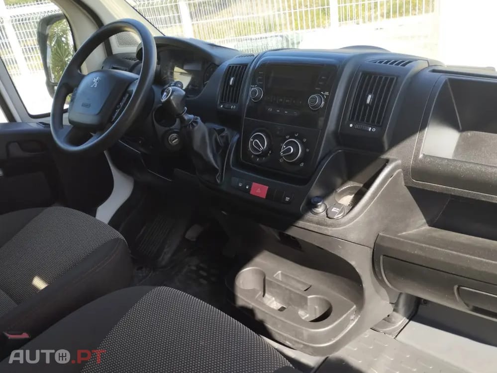 Peugeot Boxer 2.2 BLUE HDI ( CX CARGA BASCULANTE TRASEIRA)