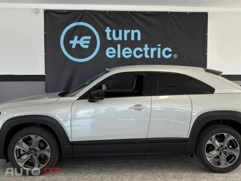 Mazda MX-30 e-SKYACTIV Advantage Industrial Vintage