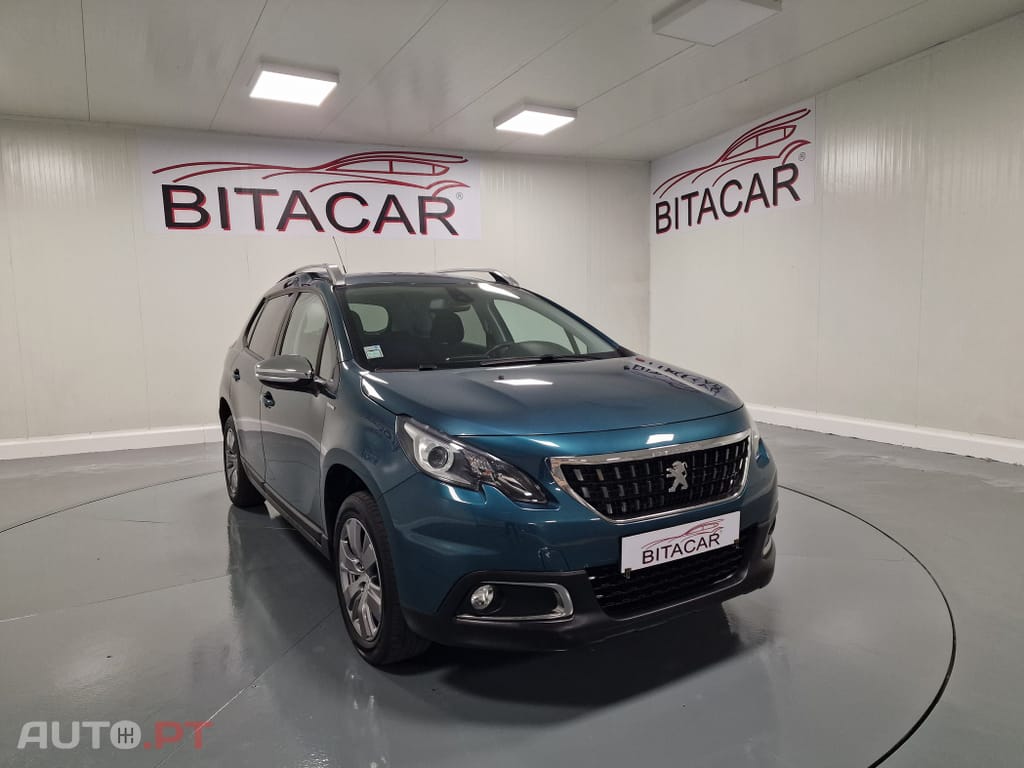 Peugeot 2008 1.2 PURETECH STYLE