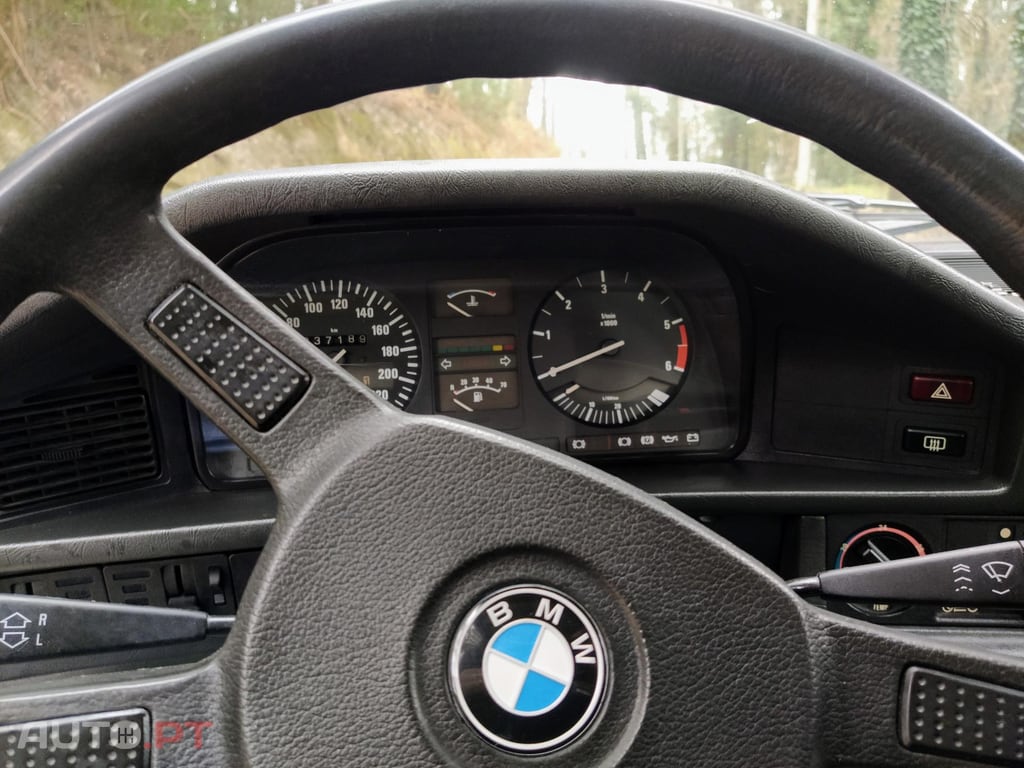 BMW 520 i E28