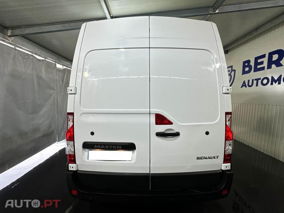 Renault Master L2H2 2.3 DCi 135cv Confort