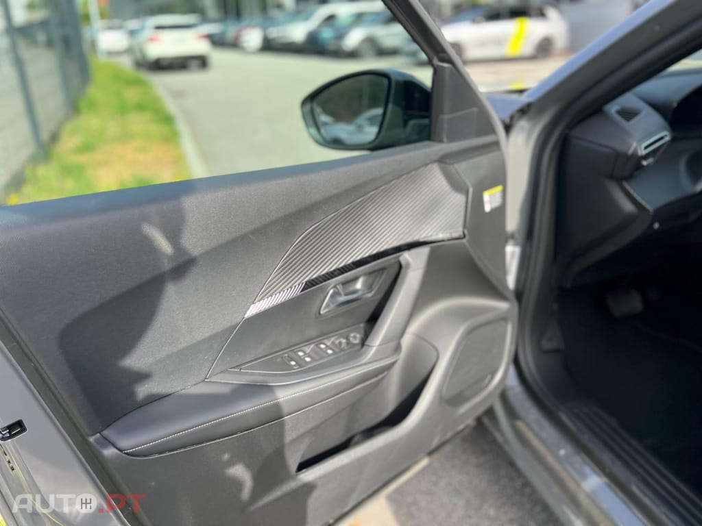 Peugeot E-2008 54 kWh Allure