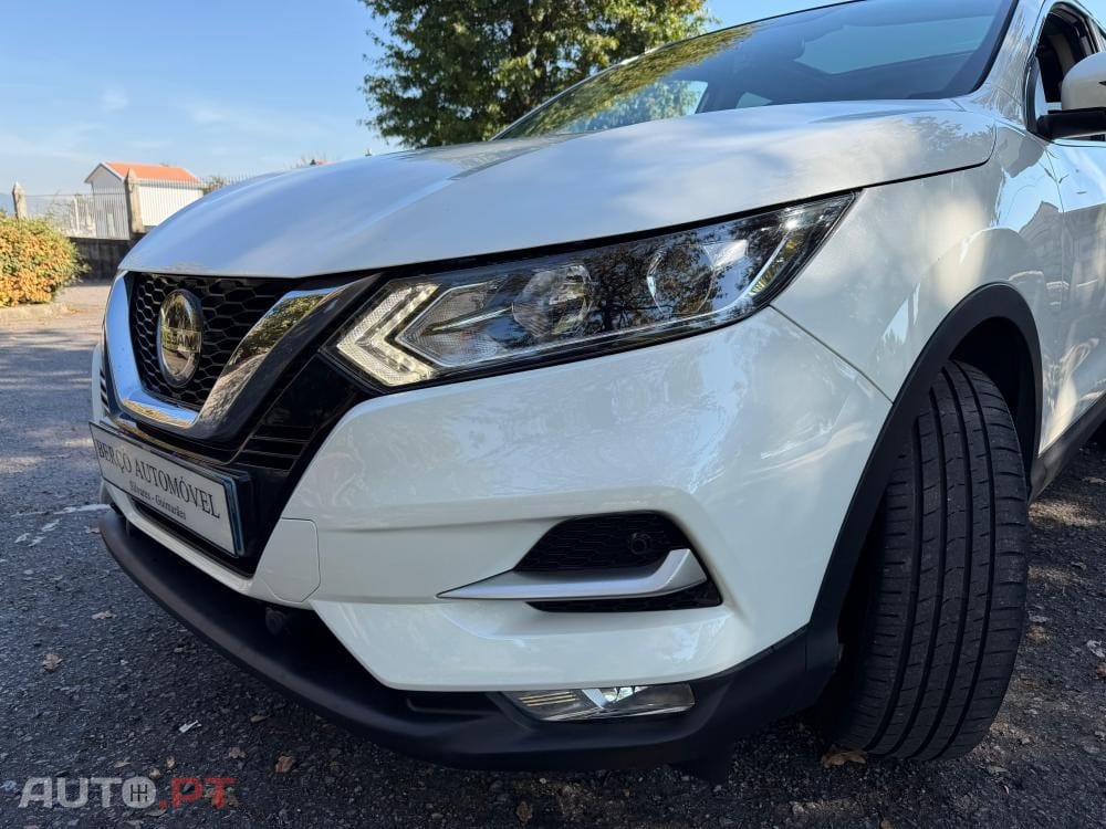 Nissan Qashqai 1.3 DIG-T MHEV Premiere Edition