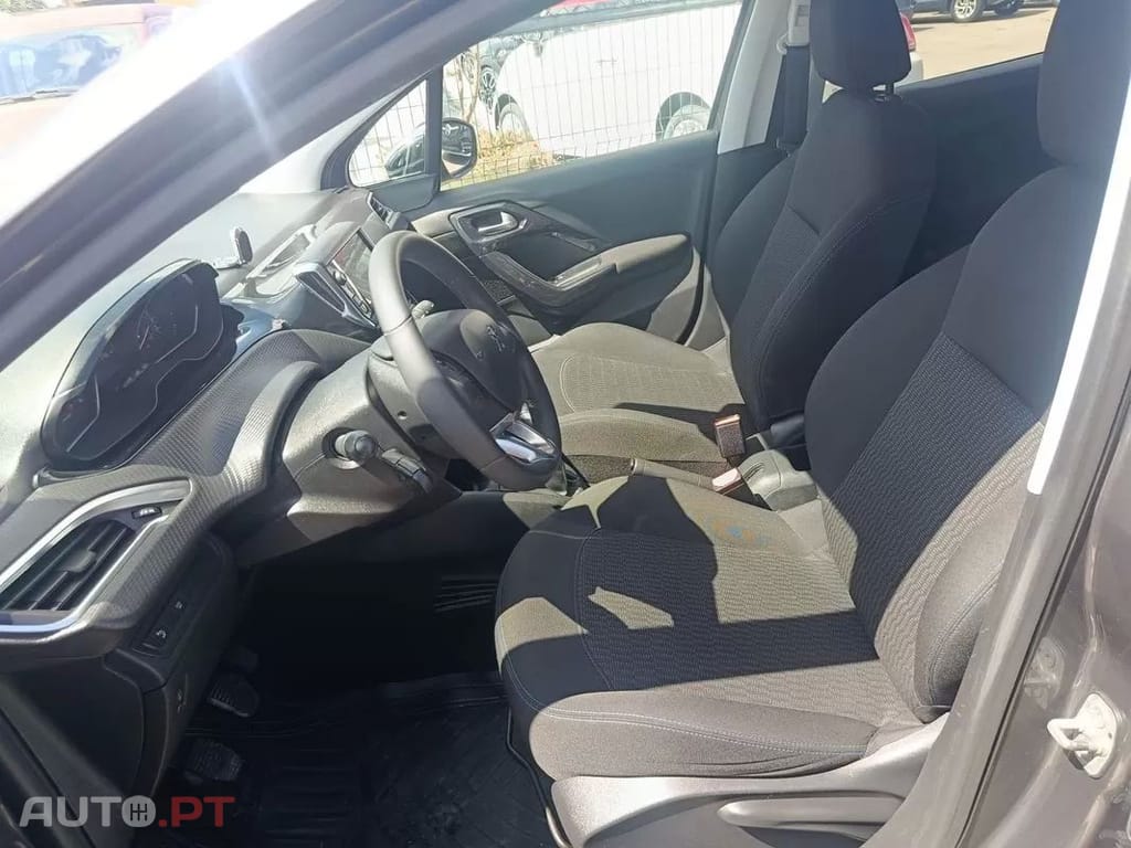 Peugeot 208 1.5 BlueHDi Signature