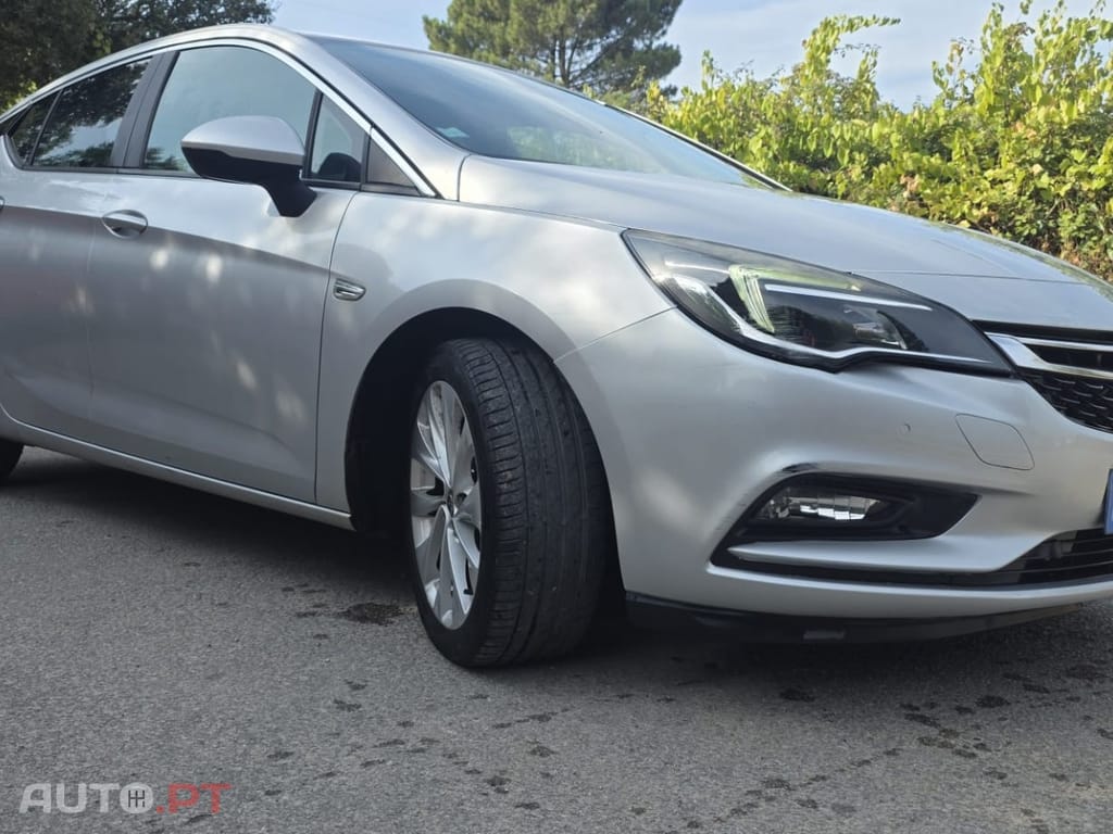 Opel Astra 1.6 CDTi Cosmo Start/Stop