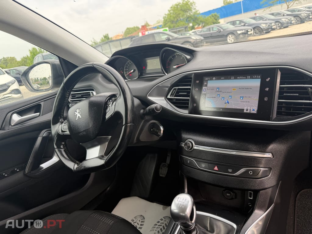 Peugeot 308 1.6 BlueHDi Allure J17