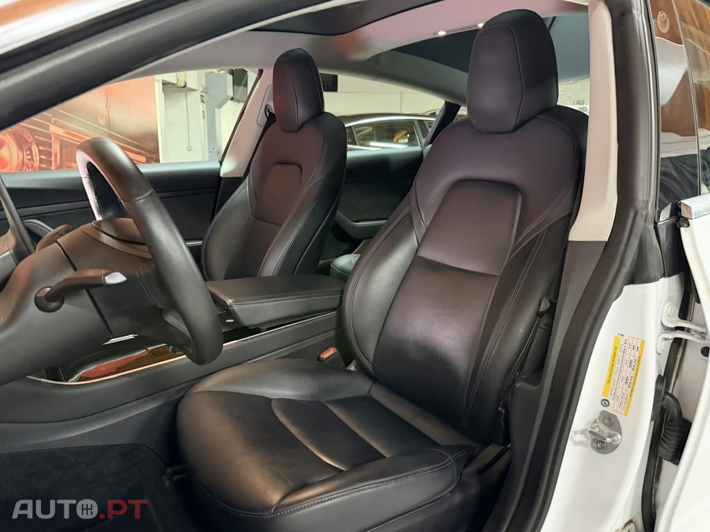 Tesla Model 3 Tração Traseira