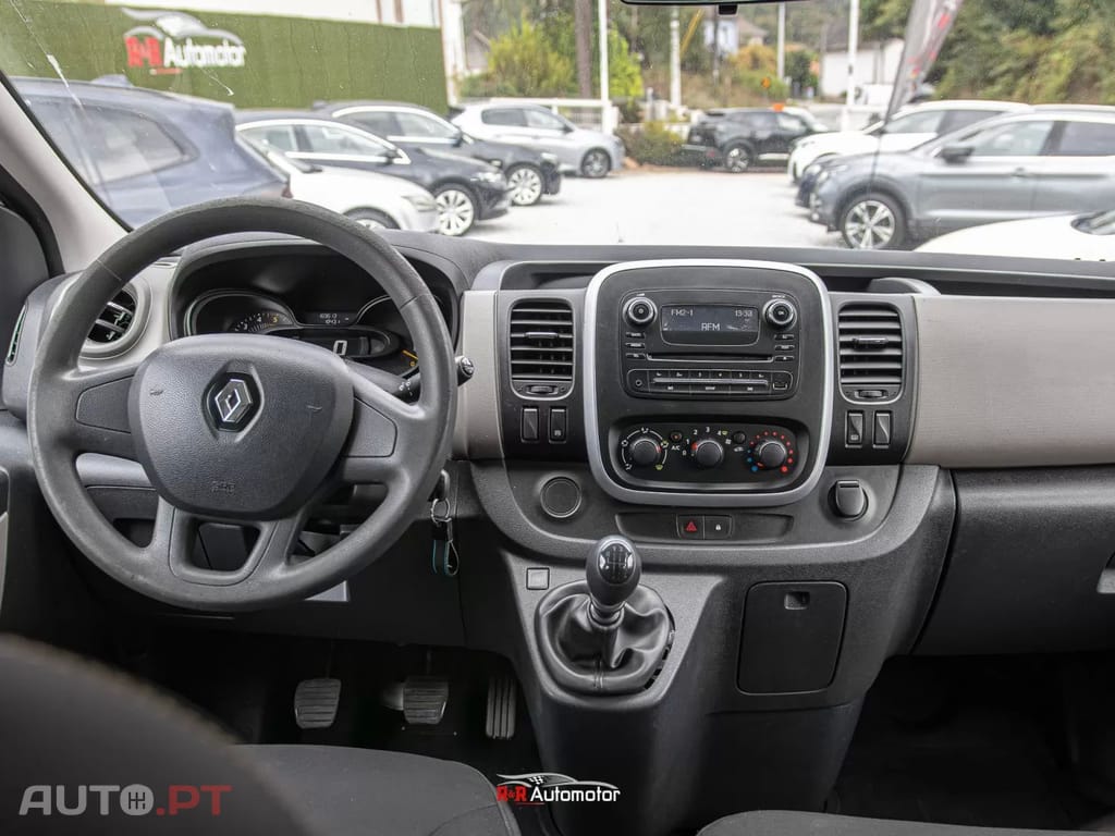 Renault Trafic 1.6dCi L1H1 9 Lugares NACIONAL